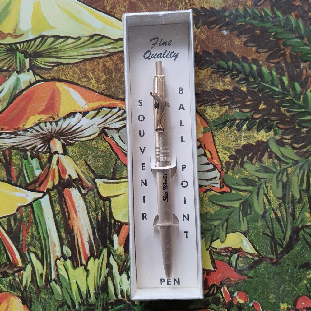 Vintage Sea World Souvenir Ball Point Pen USA Gold Tone With Dolphin In Org. Box